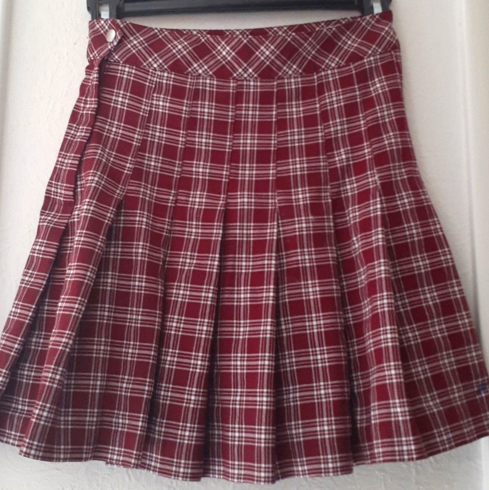 H&M plaid pleated skirt